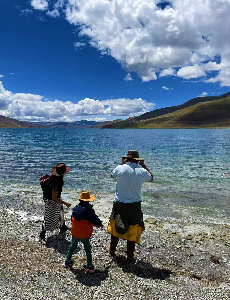 Our Guests at Yamdrok Lake