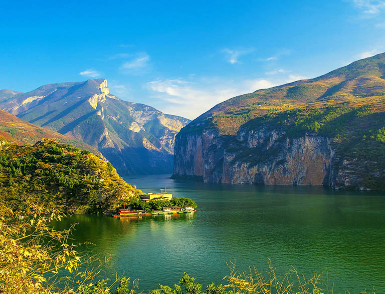 Cruising on Yangtze River