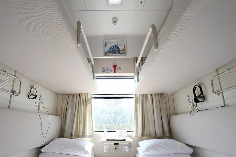 China Train Baggage Allowance and Space