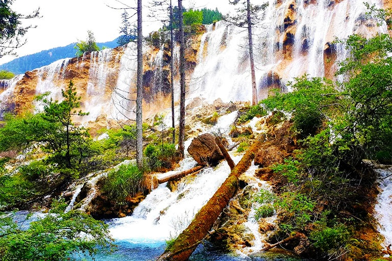 Spectacular Nuorilang Waterfall