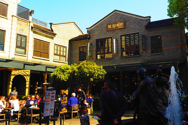 Outdoor Dining in Xintiandi