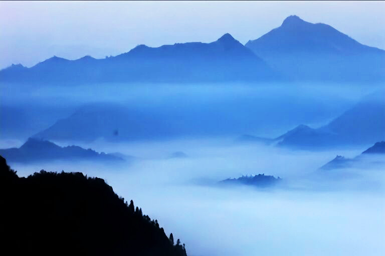 Gorgeous Scenery in Qiyun Mountain