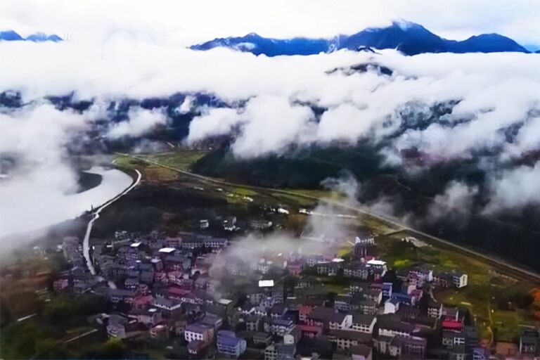Tranquil Villages in Longhu Mountain